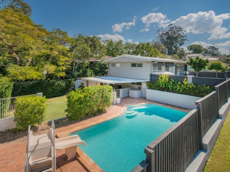 21 Nealdon Street, Holland Park QLD 4121