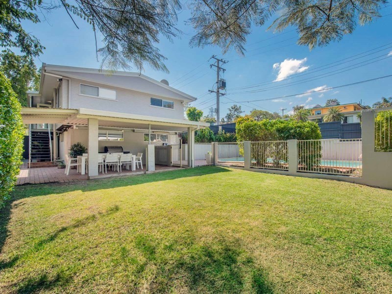 21 Nealdon Street, Holland Park QLD 4121