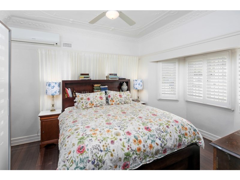 25 Yuletide Street, Holland Park West QLD 4121