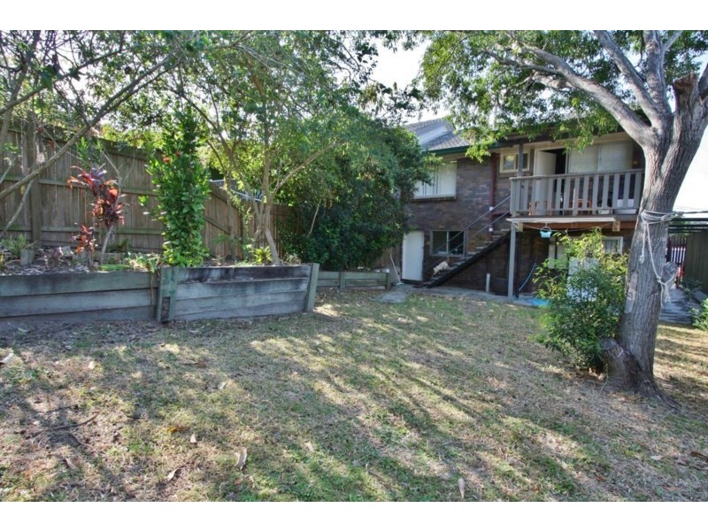 2/59 Crown Street, Holland Park West QLD 4121