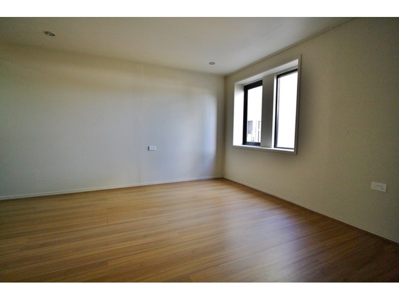 2/59 Crown Street, Holland Park West QLD 4121