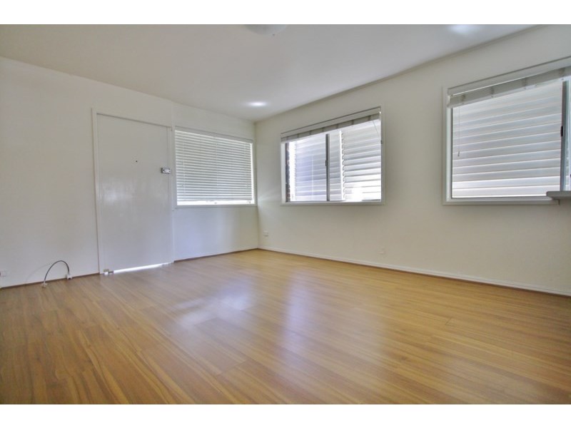 2/59 Crown Street, Holland Park West QLD 4121