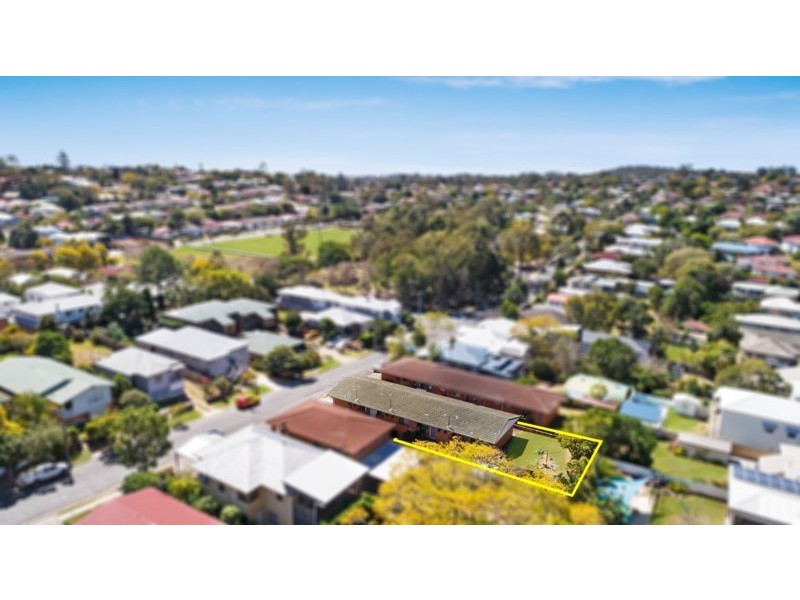 29 Arnold Street, Holland Park QLD 4121