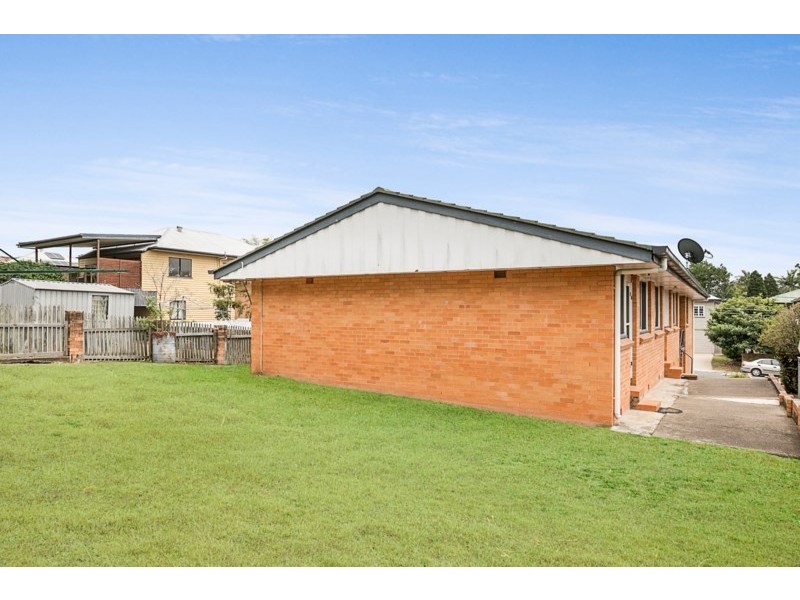 29 Arnold Street, Holland Park QLD 4121