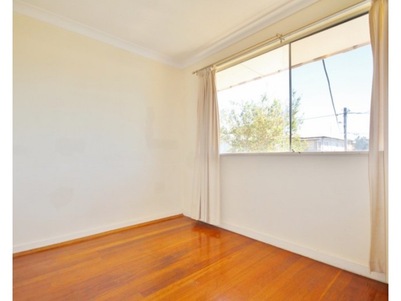 29 Arnold Street, Holland Park QLD 4121