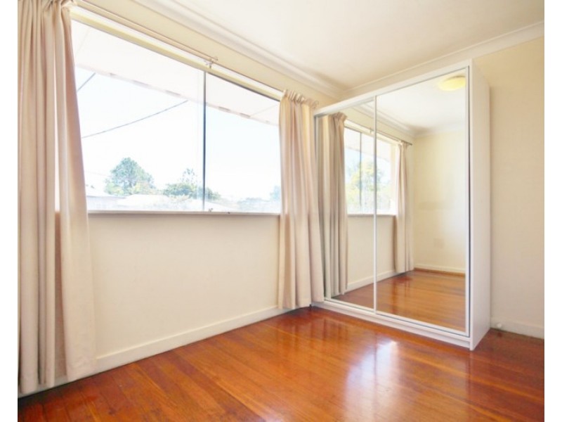 29 Arnold Street, Holland Park QLD 4121