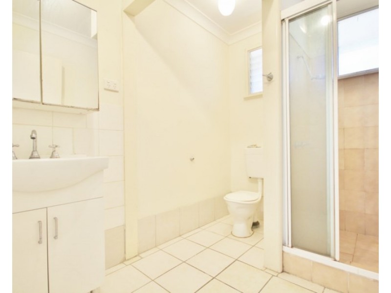 29 Arnold Street, Holland Park QLD 4121