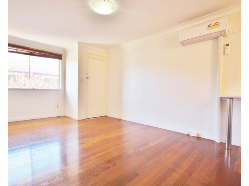 29 Arnold Street, Holland Park QLD 4121