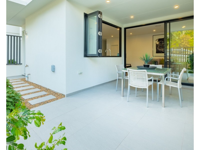 14 Gibson Lane, Morningside QLD 4170