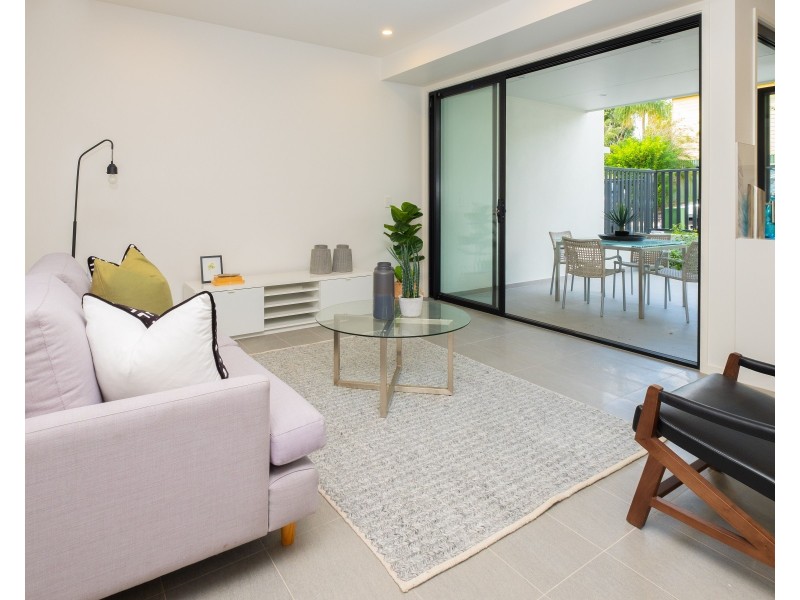 14 Gibson Lane, Morningside QLD 4170