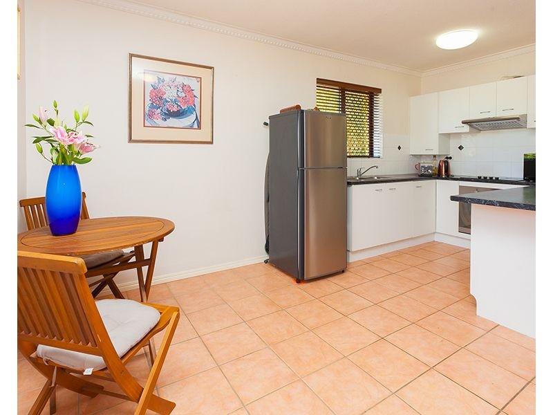 1/30 Cavillon Street, Holland Park QLD 4121