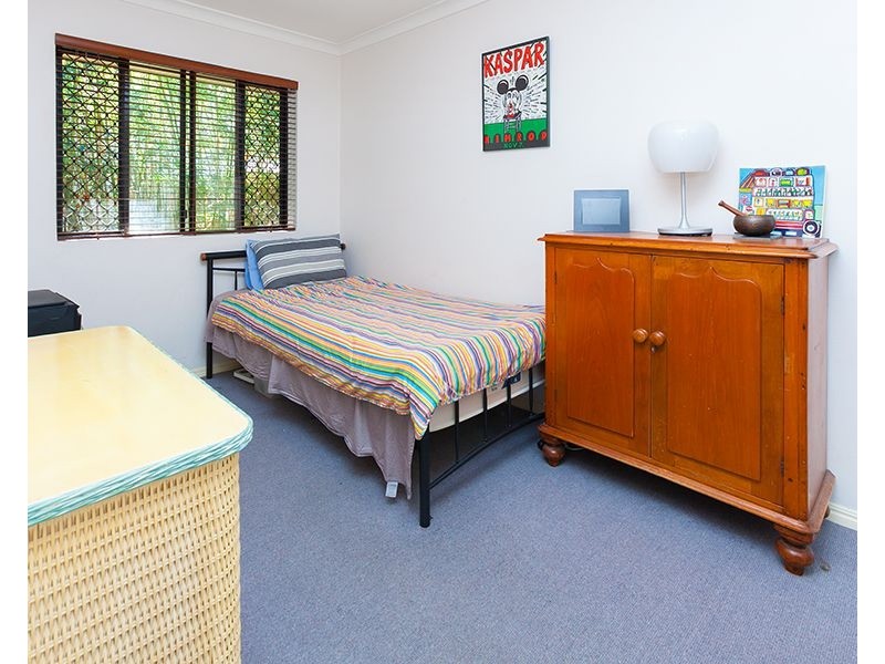 1/30 Cavillon Street, Holland Park QLD 4121