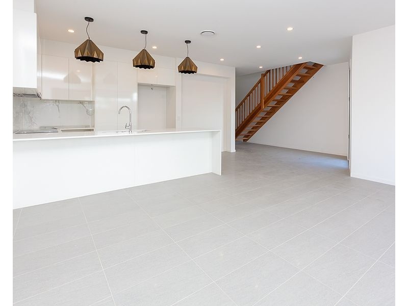 12 Gibson Lane, Morningside QLD 4170