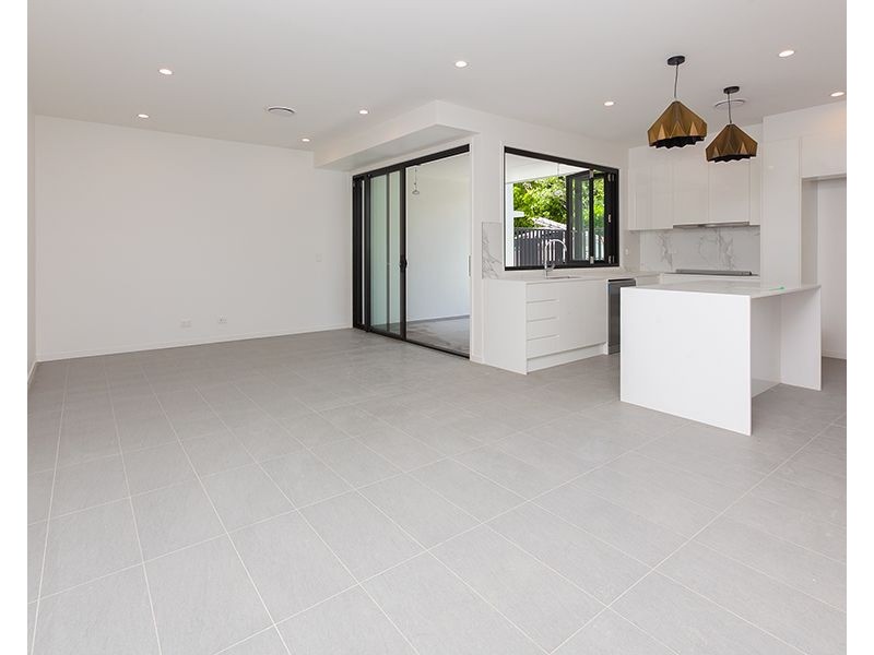 10 Gibson Lane, Morningside QLD 4170