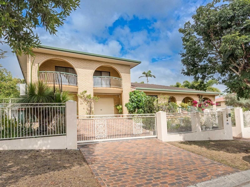 11 Banwell Crescent, Carindale QLD 4152