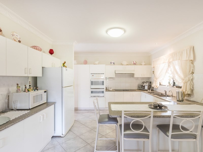 11 Banwell Crescent, Carindale QLD 4152