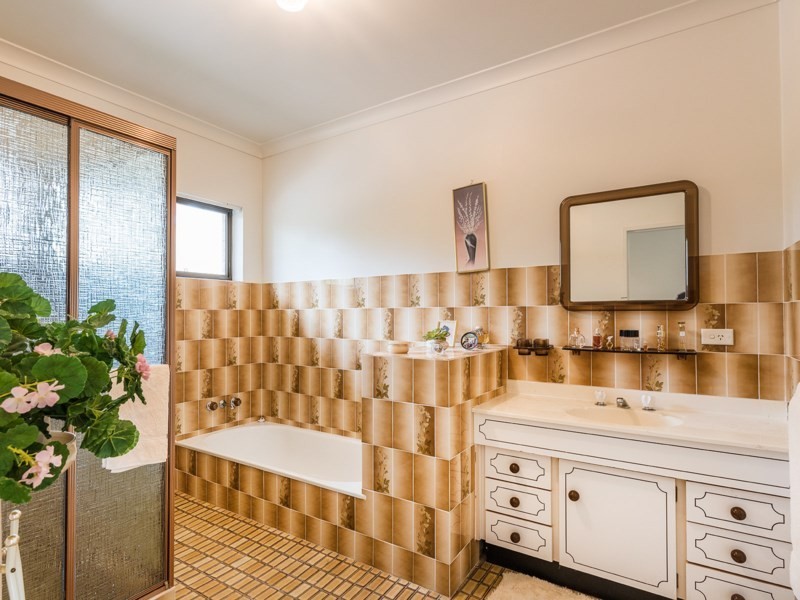 11 Banwell Crescent, Carindale QLD 4152