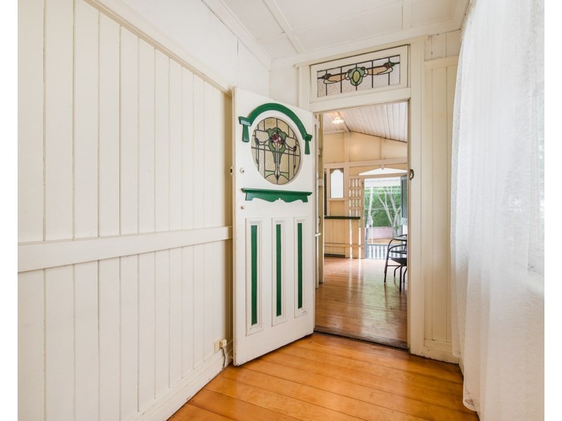 8 Bodalla Street, Norman Park QLD 4170