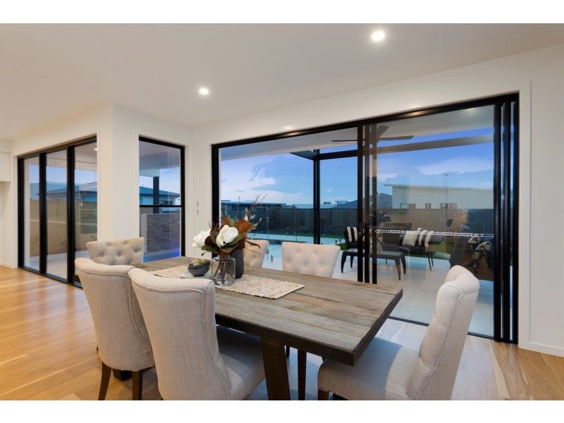 82 Ridgeview Street, Carindale QLD 4152