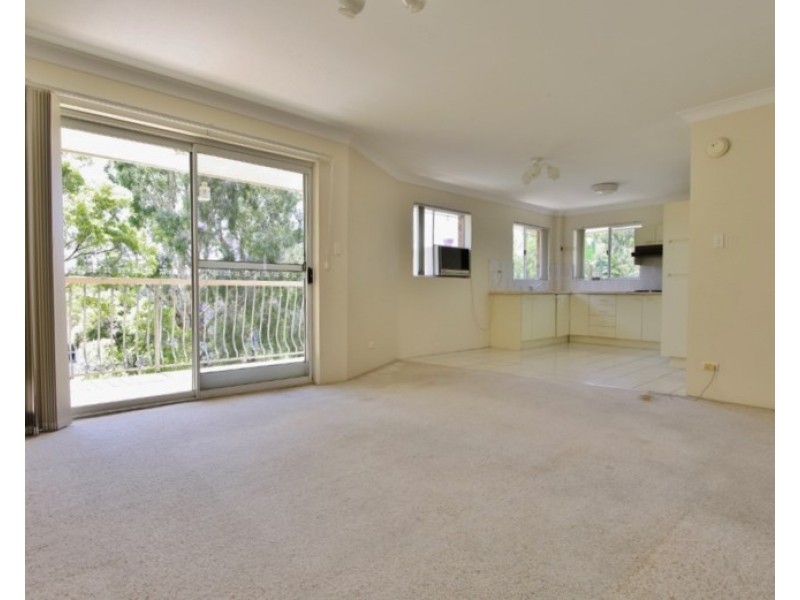 12/16 Swain Street, Holland Park West QLD 4121
