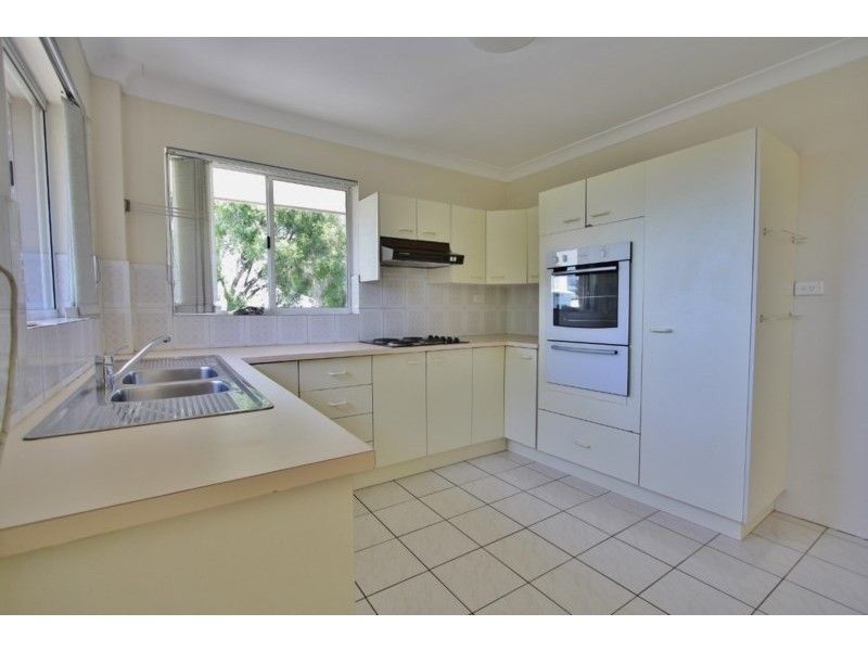 12/16 Swain Street, Holland Park West QLD 4121