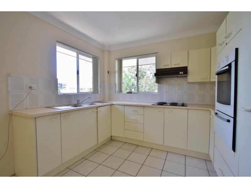 12/16 Swain Street, Holland Park West QLD 4121