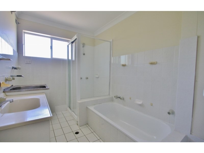 12/16 Swain Street, Holland Park West QLD 4121