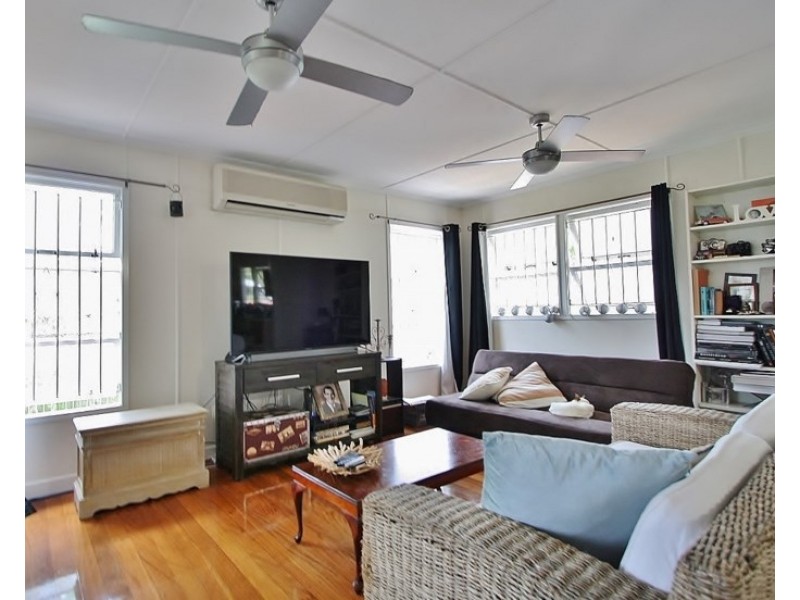 62 Dunrod Street, Holland Park West QLD 4121