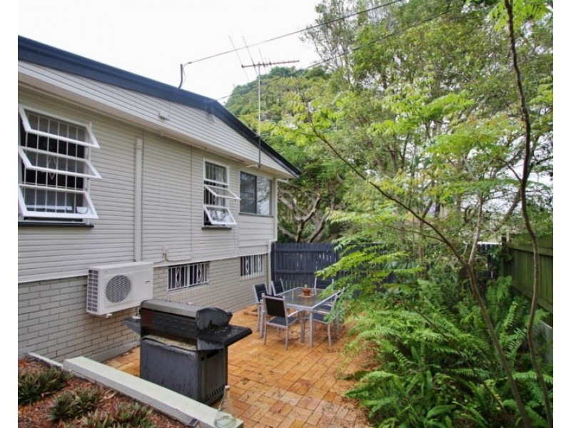 62 Dunrod Street, Holland Park West QLD 4121