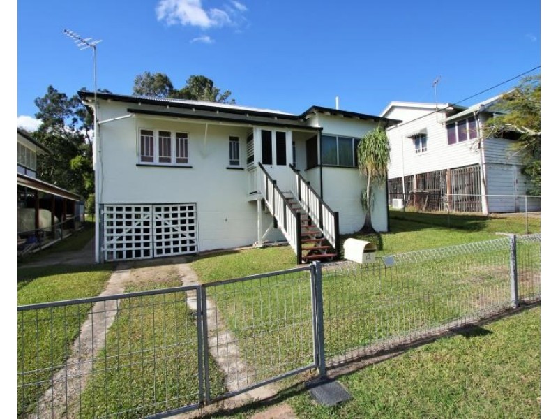 12 Smith Street, Holland Park QLD 4121