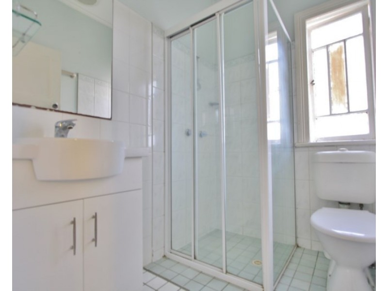 12 Smith Street, Holland Park QLD 4121