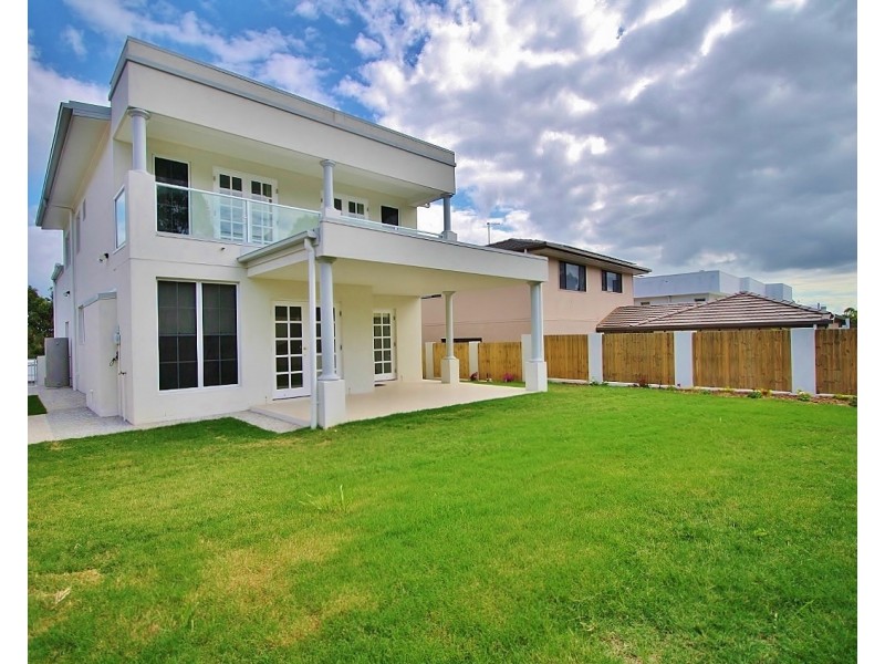 11 Nelson Place, Carindale QLD 4152