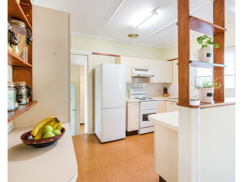 30 Binya Street, Holland Park QLD 4121