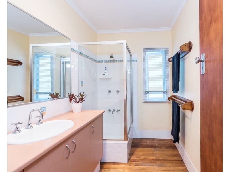 30 Binya Street, Holland Park QLD 4121