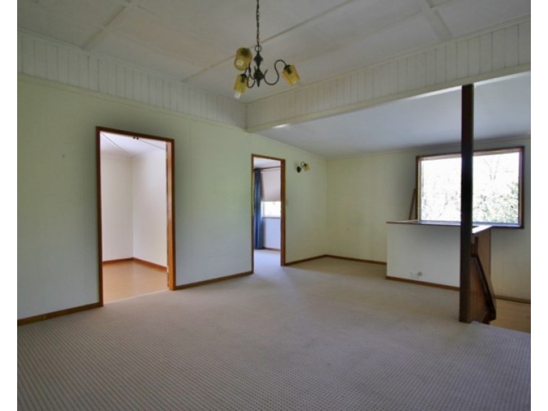 79 Englefield Road, Oxley QLD 4075