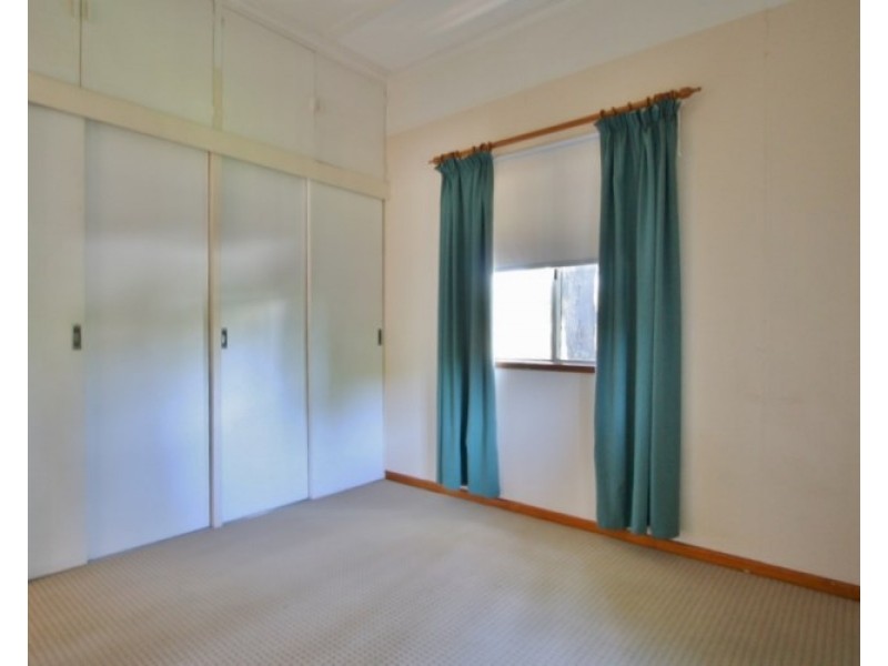 79 Englefield Road, Oxley QLD 4075