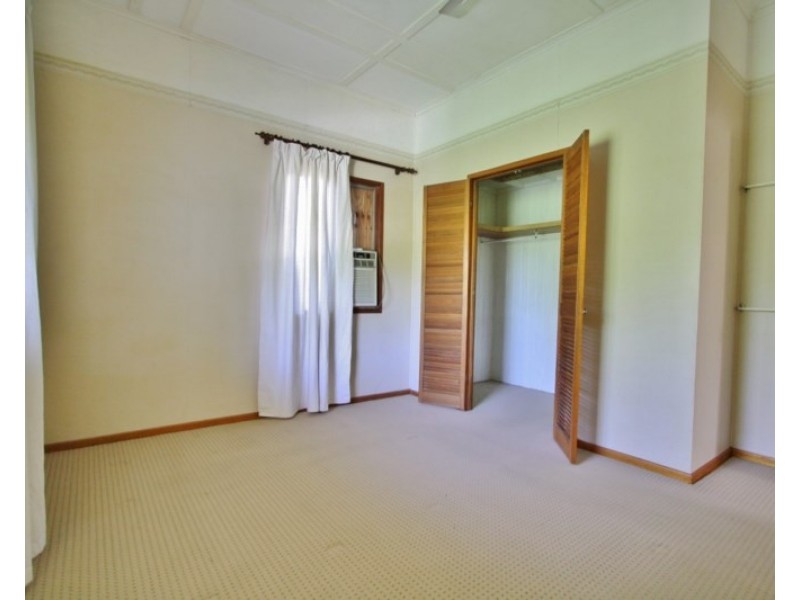 79 Englefield Road, Oxley QLD 4075