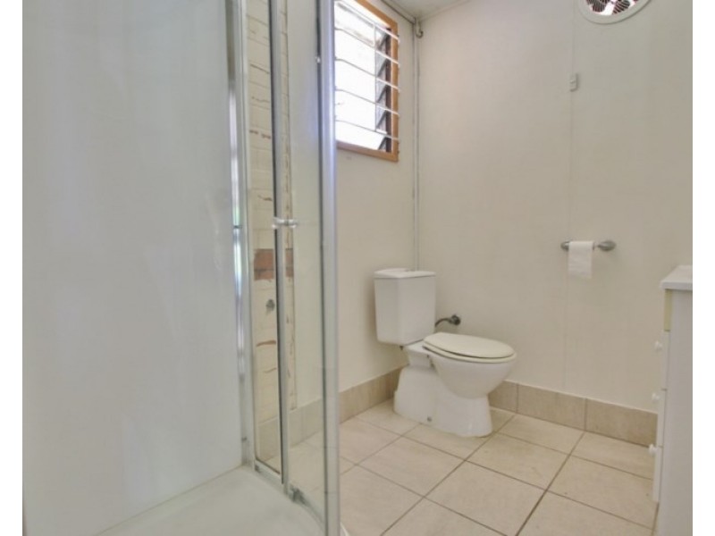 79 Englefield Road, Oxley QLD 4075