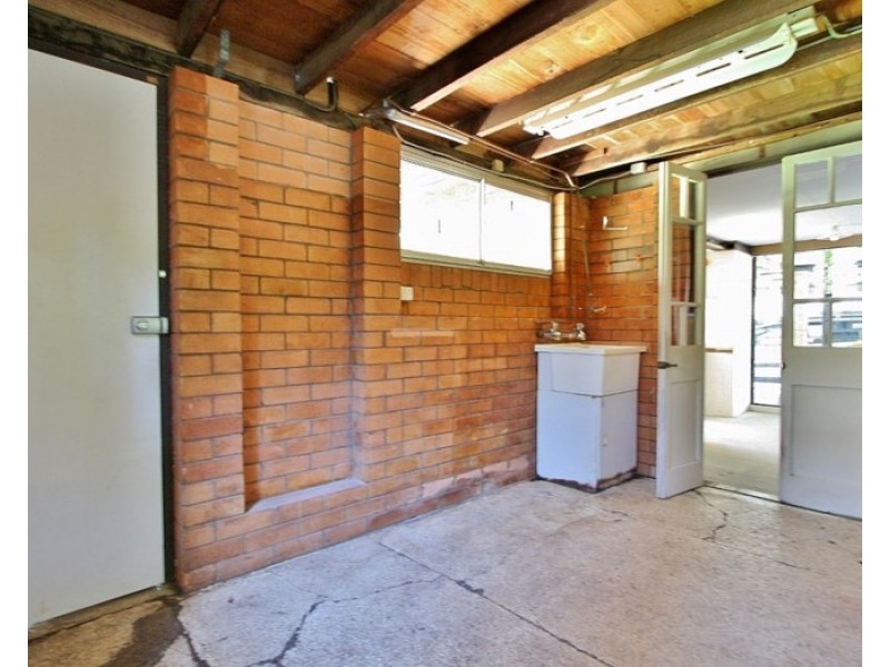 79 Englefield Road, Oxley QLD 4075