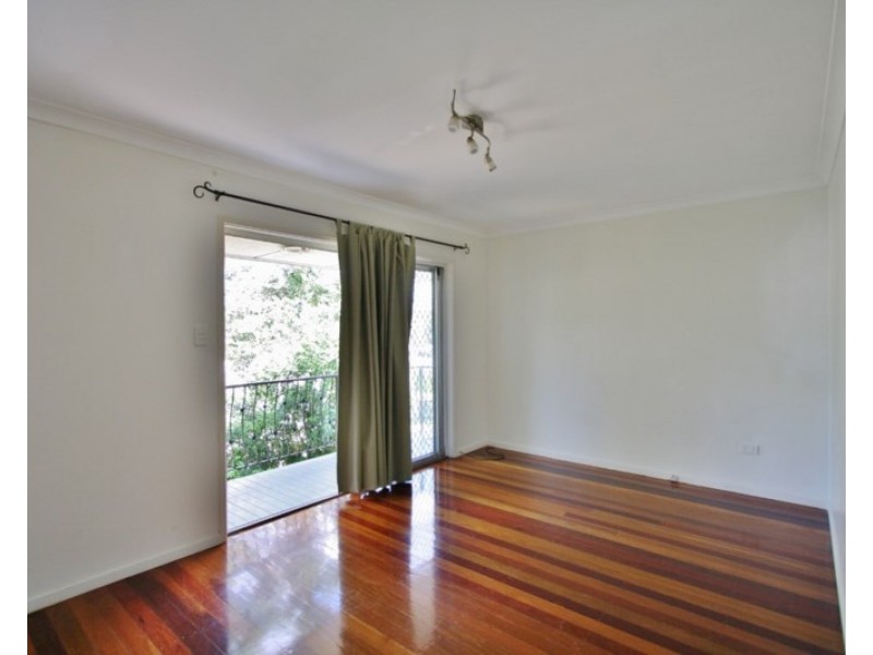 1/57 Crown Street, Holland Park West QLD 4121