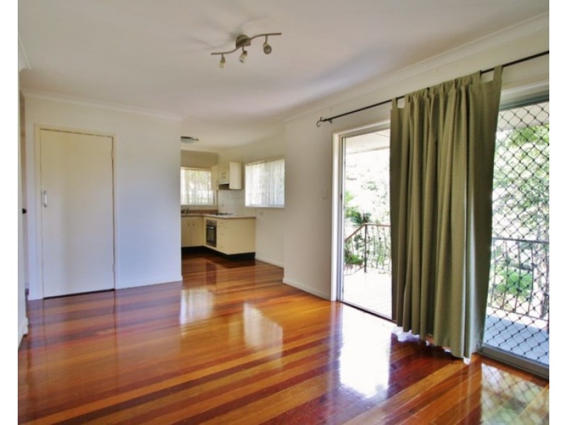 1/57 Crown Street, Holland Park West QLD 4121