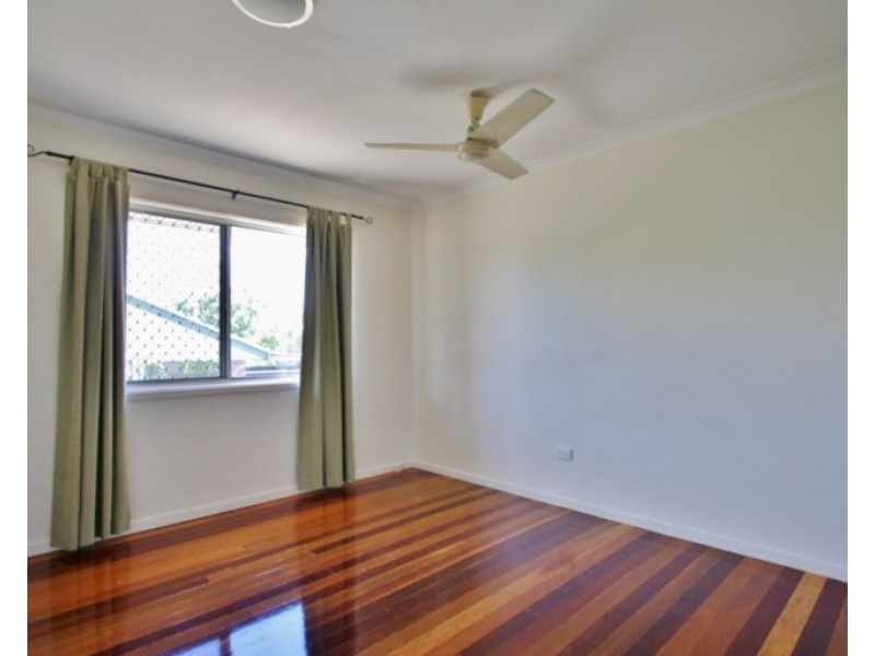 1/57 Crown Street, Holland Park West QLD 4121