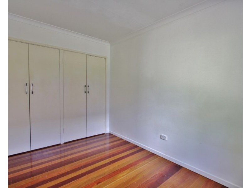 1/57 Crown Street, Holland Park West QLD 4121