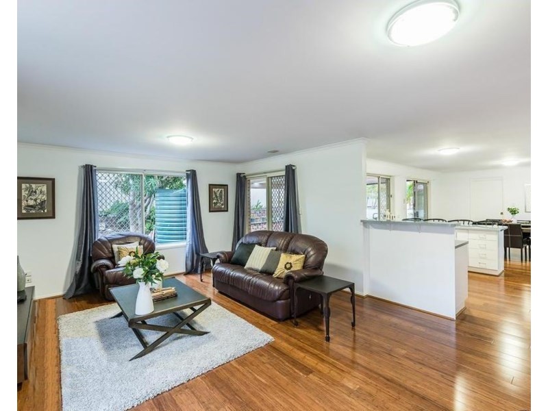 5 Conifer Street, Carindale QLD 4152