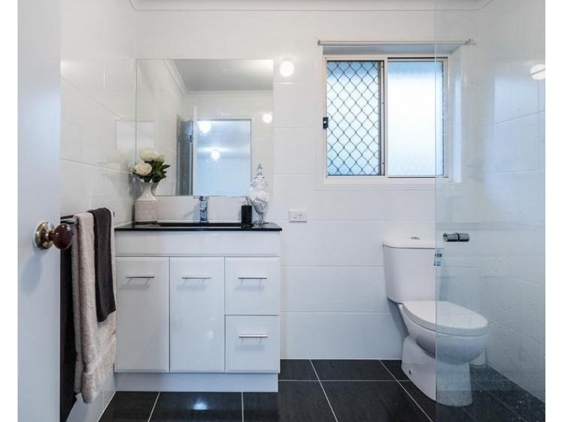 5 Conifer Street, Carindale QLD 4152