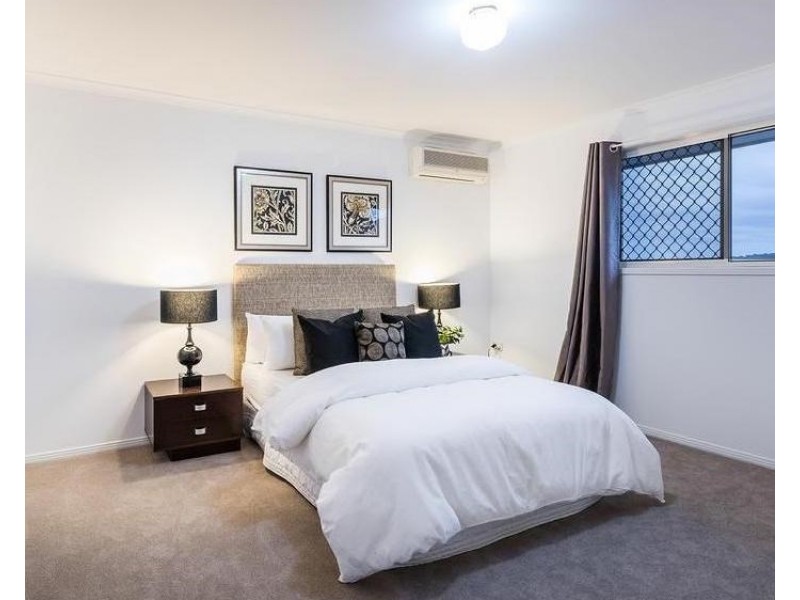 5 Conifer Street, Carindale QLD 4152