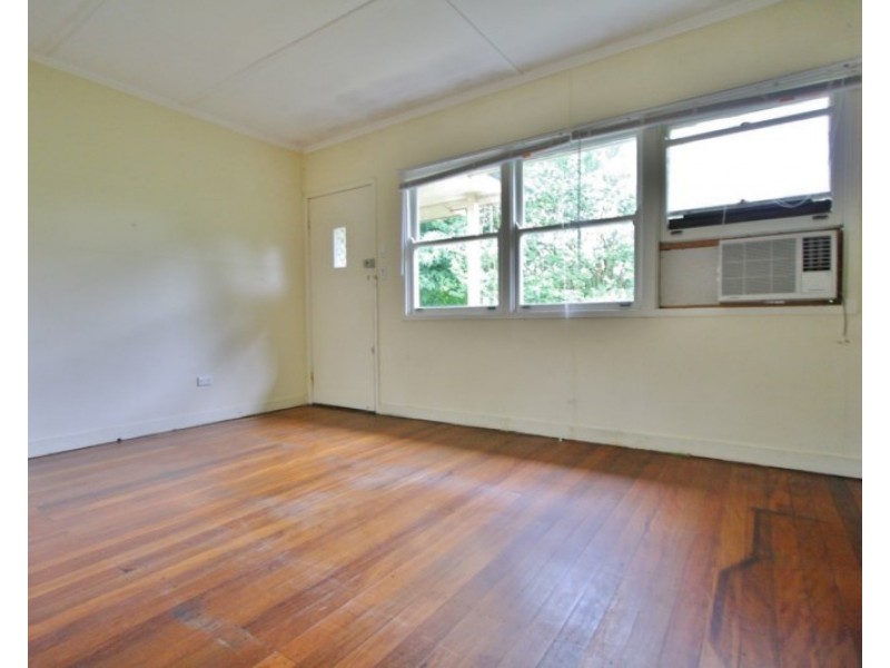 9 Monaco Street, Holland Park West QLD 4121