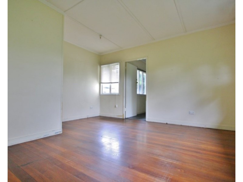 9 Monaco Street, Holland Park West QLD 4121