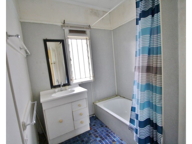 9 Monaco Street, Holland Park West QLD 4121