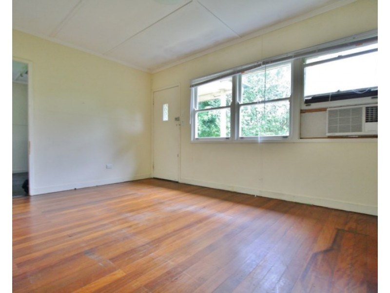 9 Monaco Street, Holland Park West QLD 4121